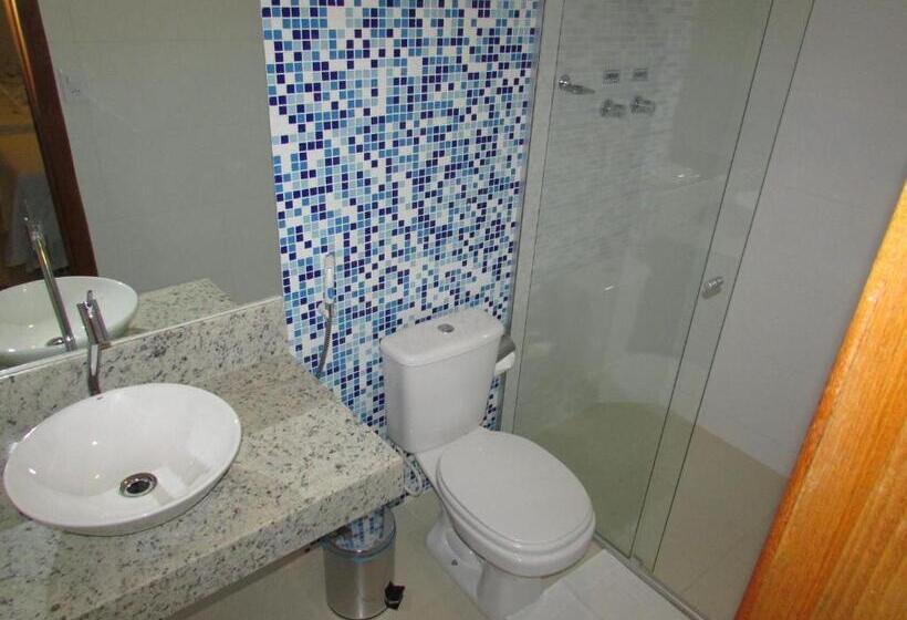 标准三人间, Master