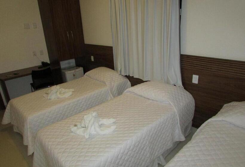 标准三人间, Master