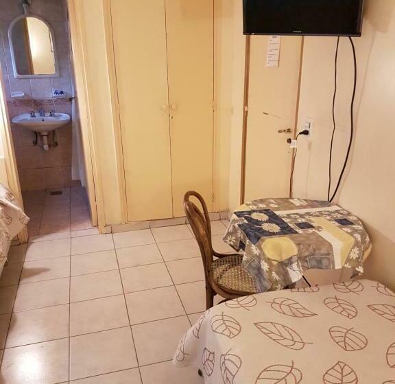 غرفة قياسية ثلاثية, Nuevo Castillo