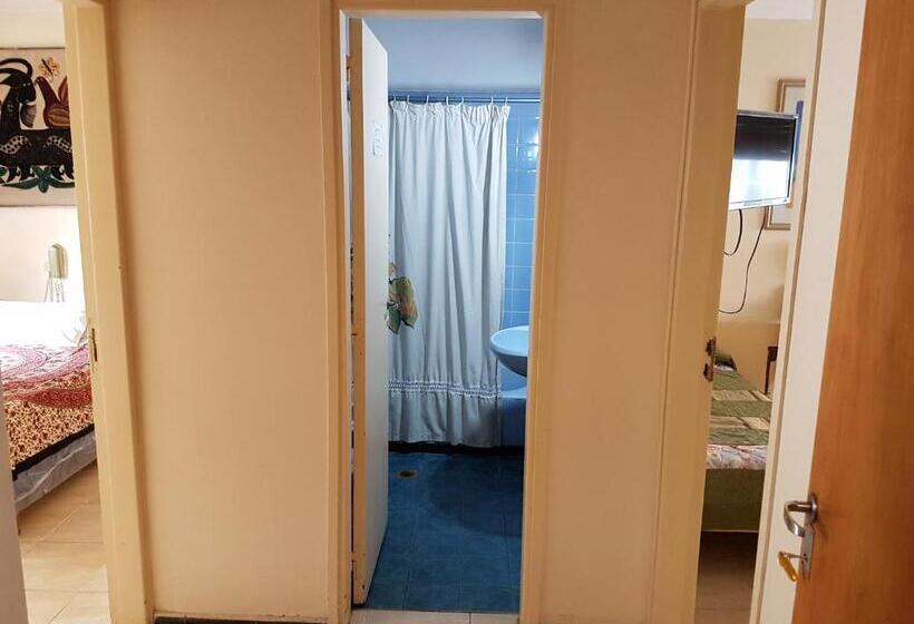 غرفة عادية خماسية, Nuevo Castillo