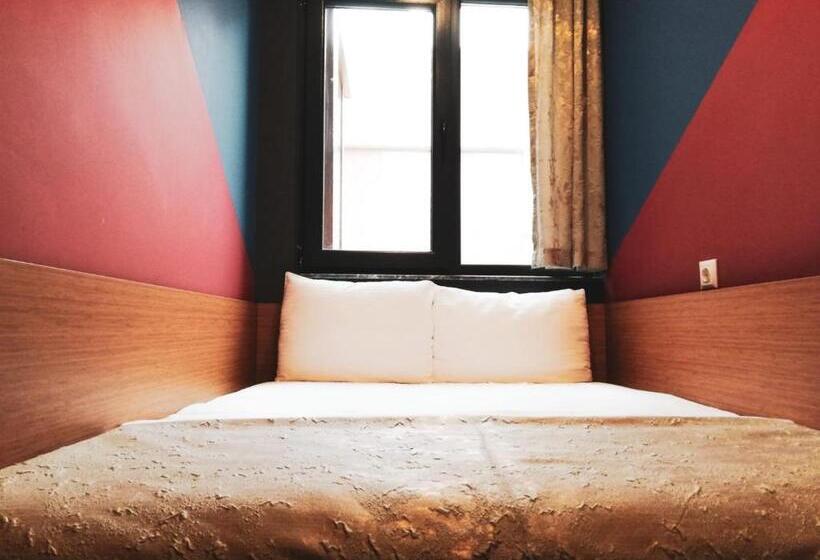 اتاق اکونومی, Quantum