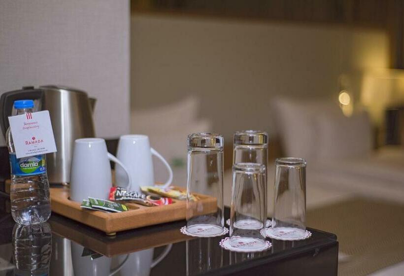 اتاق استاندارد با تخت بزرگ برای معلولان, Ramada Plaza By Wyndham Konya