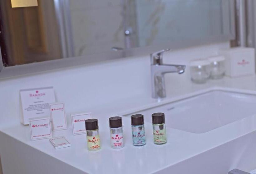 스탠다드 룸 킹사이즈 침대, Ramada Plaza By Wyndham Konya