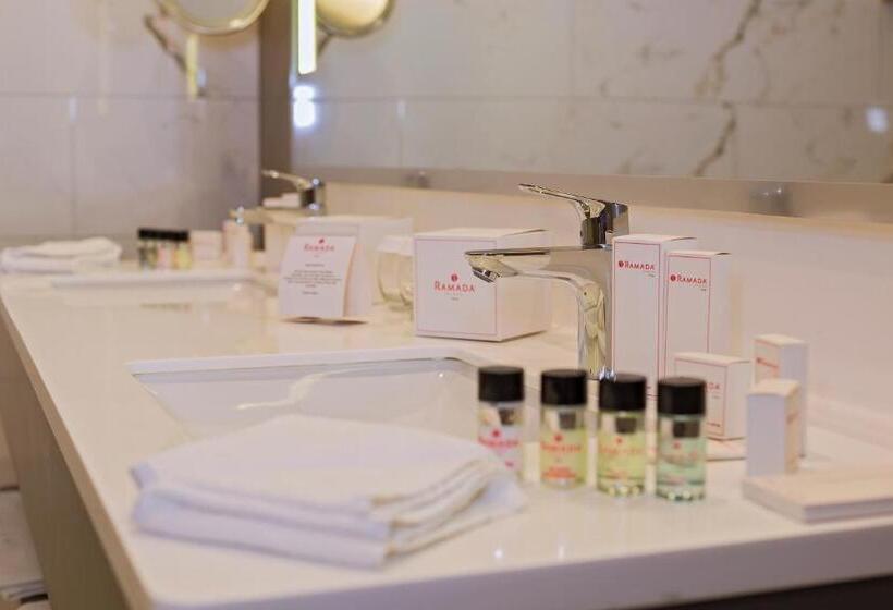 스위트 킹사이즈 침대, Ramada Plaza By Wyndham Konya