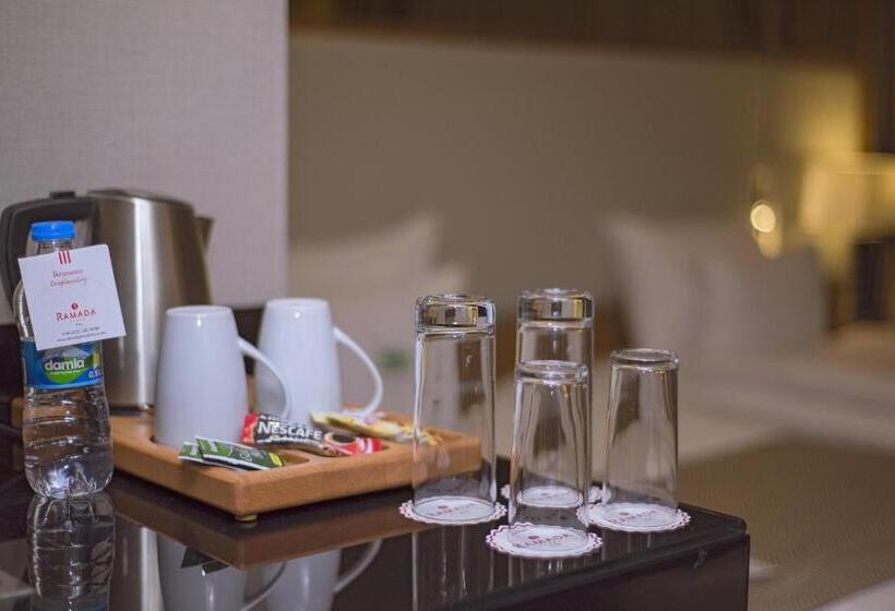 스위트 킹사이즈 침대, Ramada Plaza By Wyndham Konya