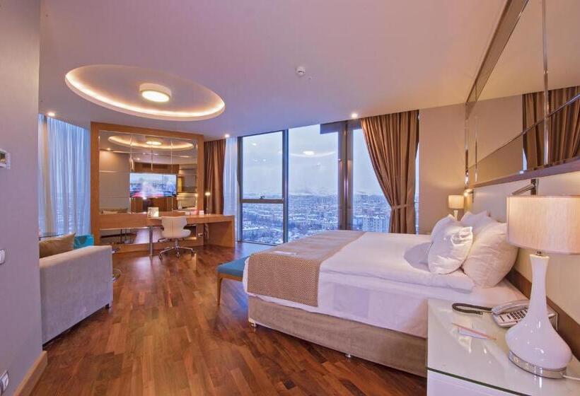 스위트 킹사이즈 침대, Ramada Plaza By Wyndham Konya