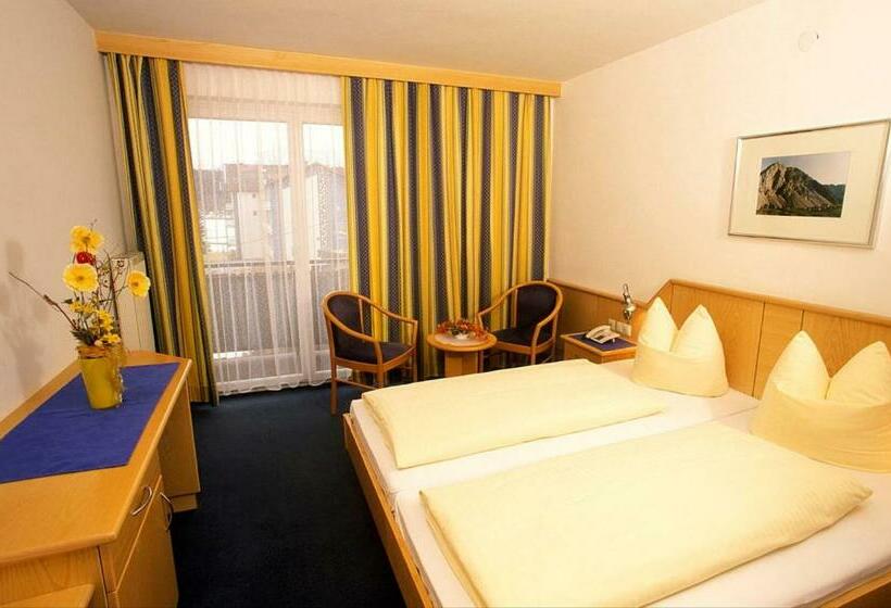 标准间带阳台, Reichmann