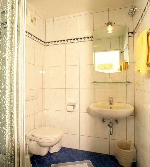 标准间, Reichmann