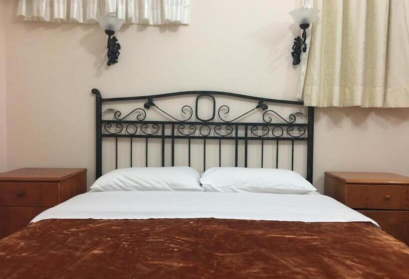 Номер Economy, Side