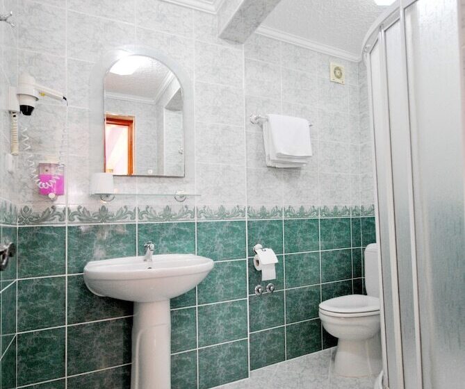 Номер Стандарт Трехместный, Side