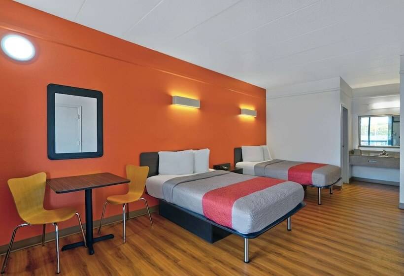 غرفه قياسيه سريرين مزدوجين, Motel 6seaford, De