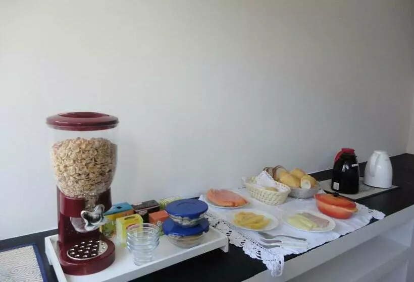 Deluxe Neljän Hengen Huone, Hospedaria Casa Real