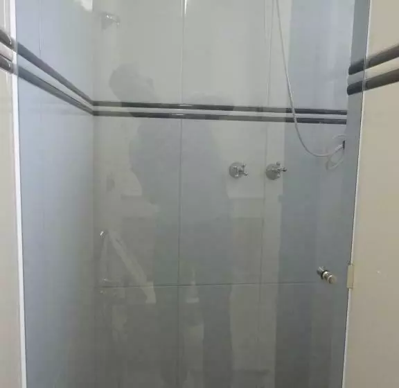 Deluxe Neljän Hengen Huone, Hospedaria Casa Real