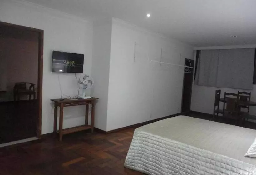 Deluxe Neljän Hengen Huone, Hospedaria Casa Real