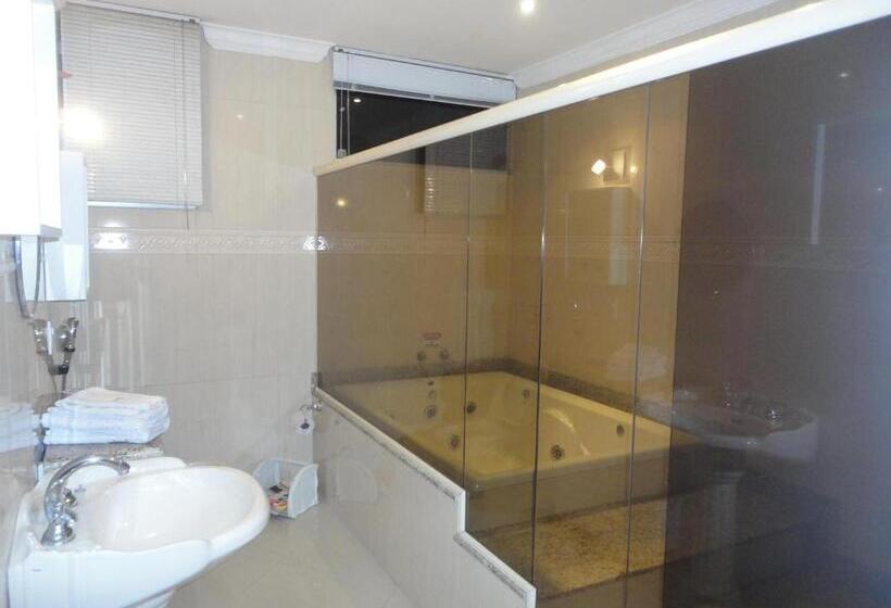 자쿠지 스위트, Hospedaria Casa Real