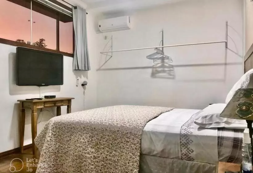 Sviitti Poreallas, Hospedaria Casa Real