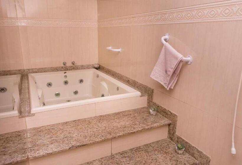 자쿠지 스위트, Hospedaria Casa Real