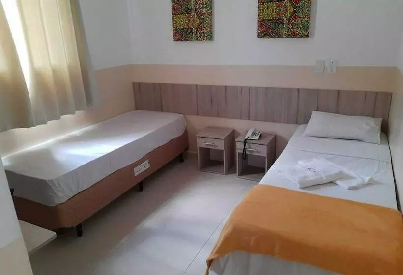 Standard Yhden Hengen Huone, Araçari