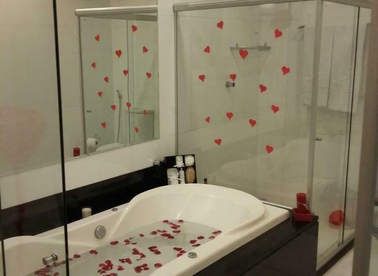 סוויטה עם ג'קוזי, Fiesta Baiana Clube