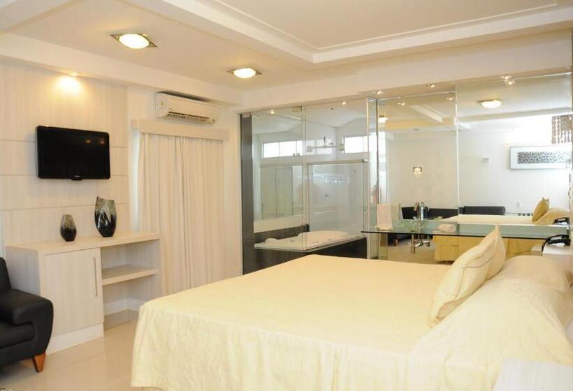 סוויטה עם ג'קוזי, Fiesta Baiana Clube