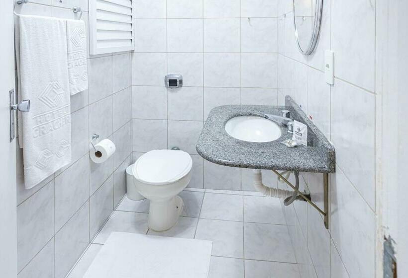 디럭스 트리플 룸, Gracher Brusque