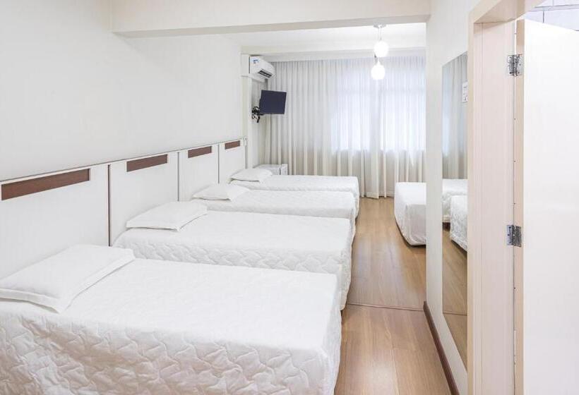 패밀리 룸, Gracher Brusque