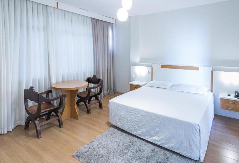 디럭스 스위트, Gracher Brusque