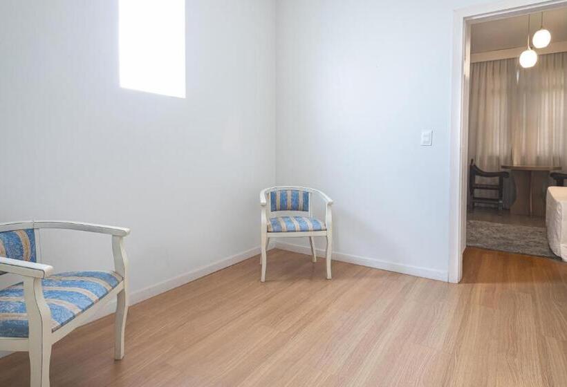 디럭스 스위트, Gracher Brusque