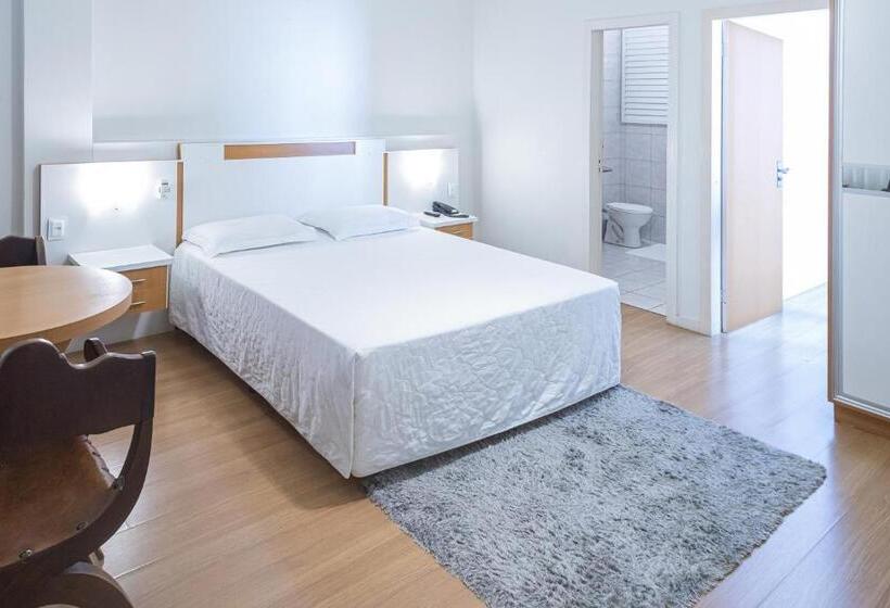 디럭스 스위트, Gracher Brusque