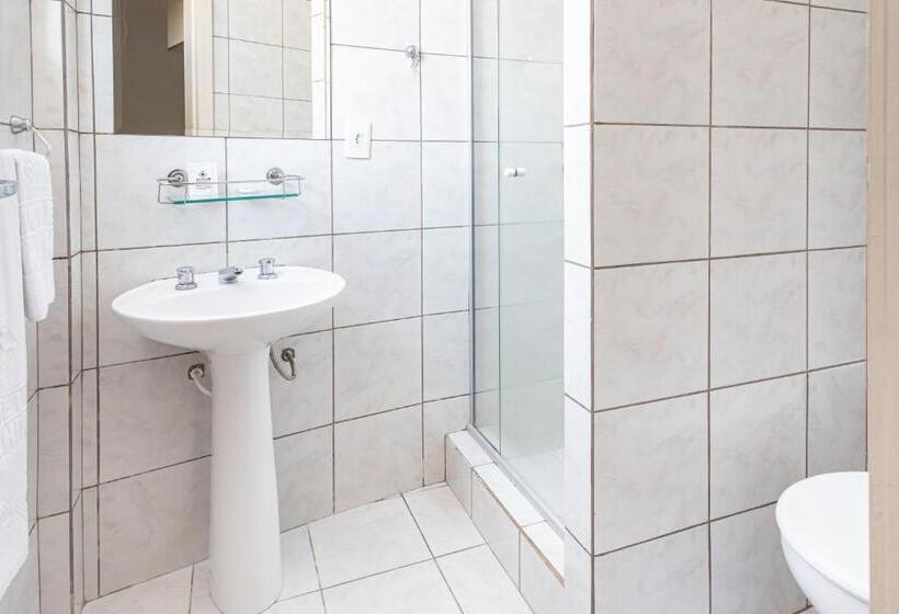 스탠다드 룸, Gracher Brusque