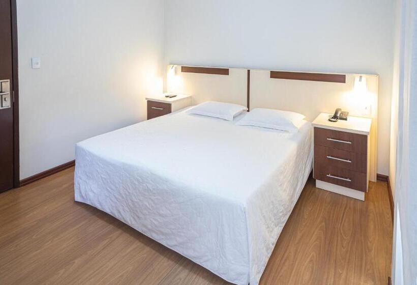 스탠다드 룸, Gracher Brusque