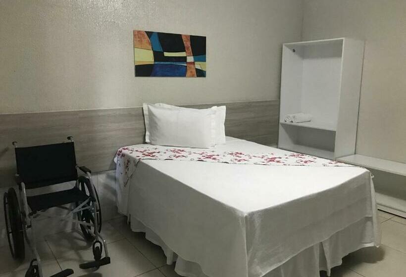 스탠다드 룸, Leon