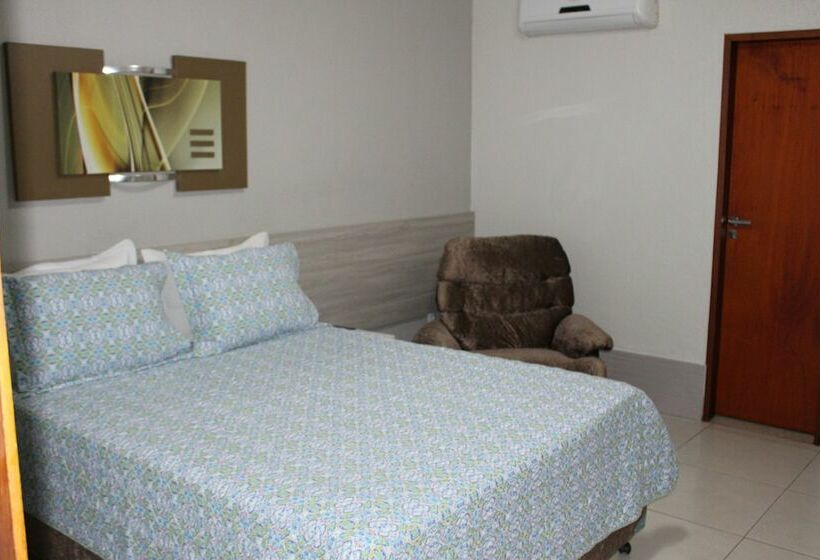 스탠다드 트리플 룸, Leon