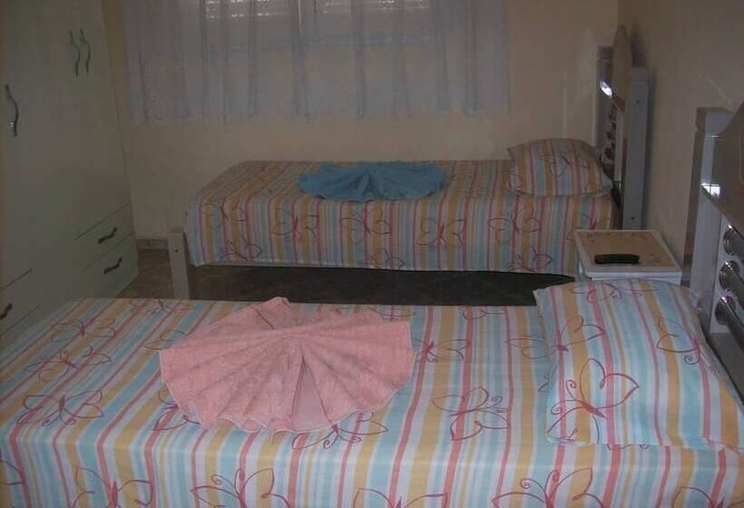 חדר סטנדרט, Sara