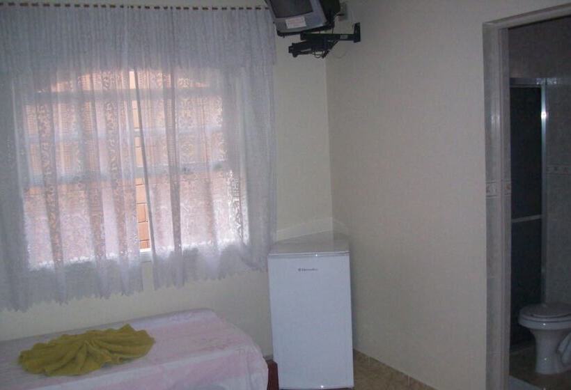 חדר סטנדרט יחיד, Sara