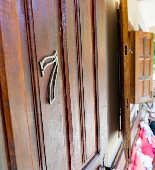 اتاق لوکس خانوادگی, Abaquar Hostel