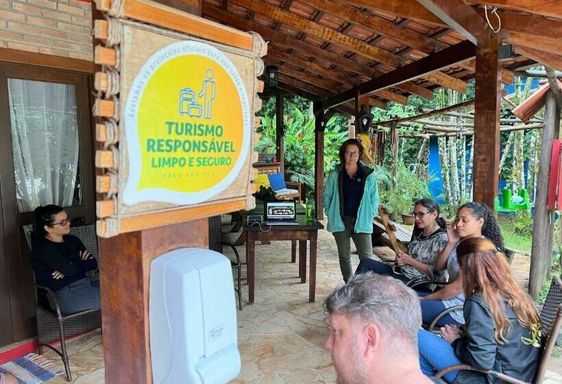 جناح, Pousada Pé Da Mata Maresias