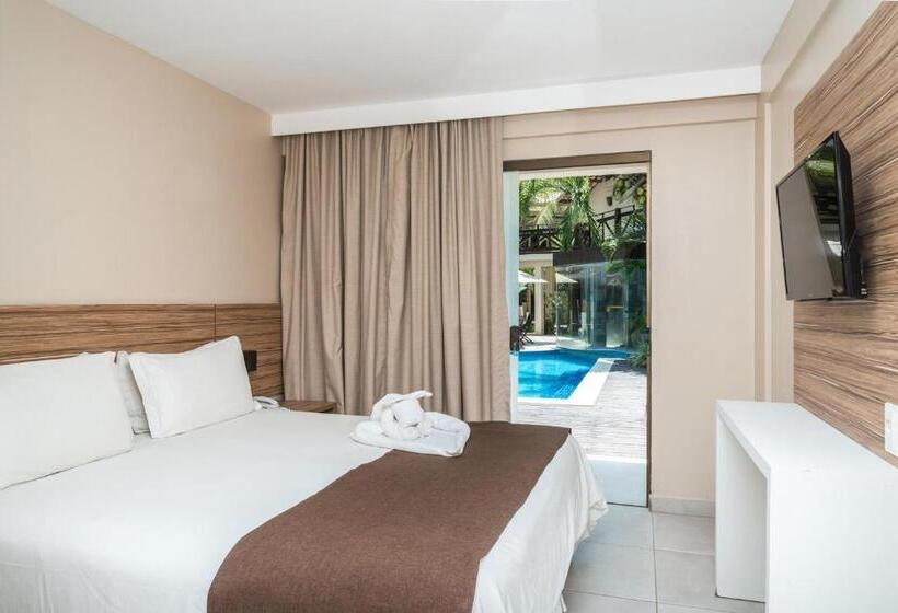 جناح مطلّ علي حمام السباحة, Pousada Recanto Do Lobo