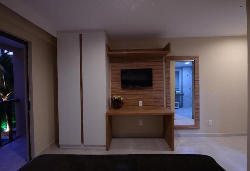 جناح مطلّ علي حمام السباحة, Pousada Recanto Do Lobo