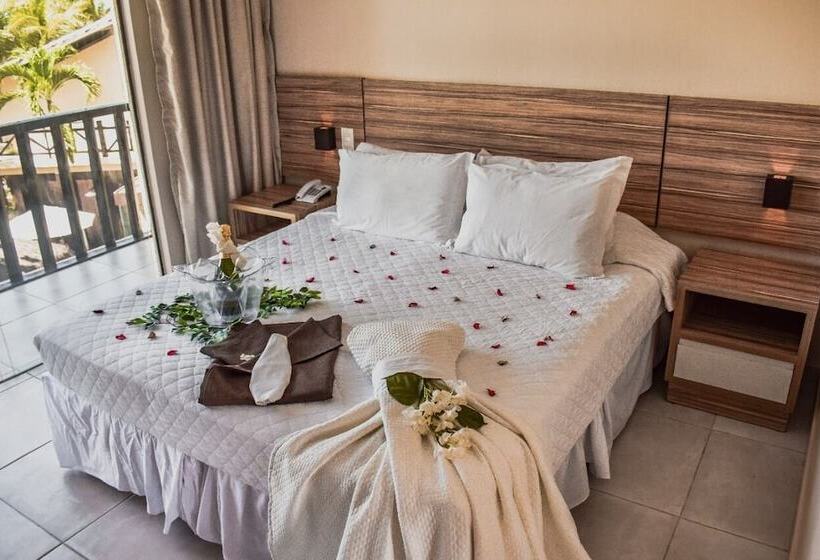 جناح مطلّ علي حمام السباحة, Pousada Recanto Do Lobo