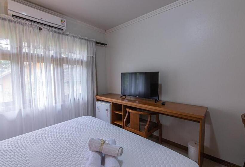 스위트, Pousada Villa Verde