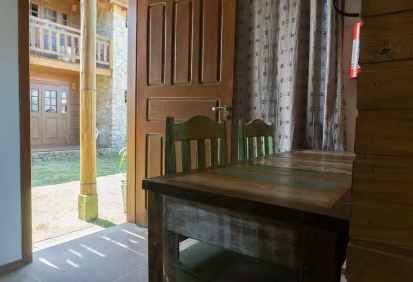 اتاق استاندارد سه نفره, Rossomã