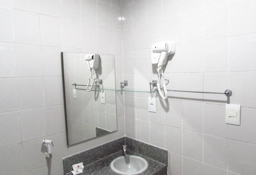 חדר סטנדרט, Thanharu Praia