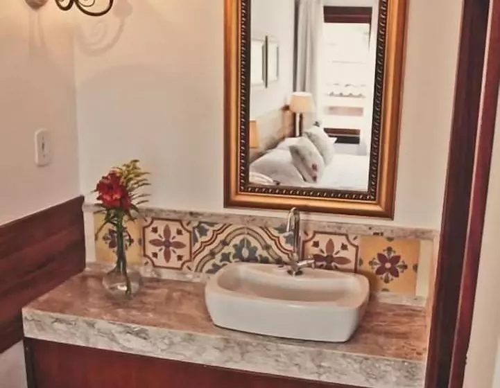 スーペリアトリプルルーム, Vila Nova Do Príncipe