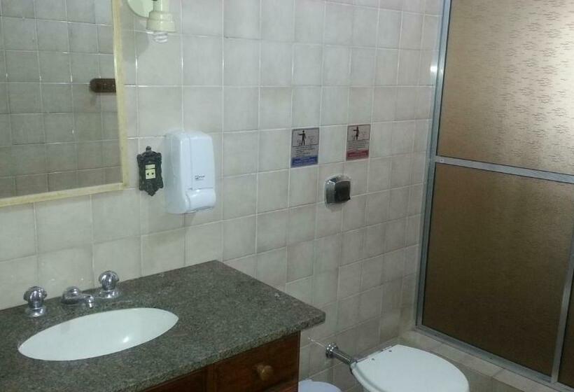 スタンダード４人部屋, Guappo Socorro