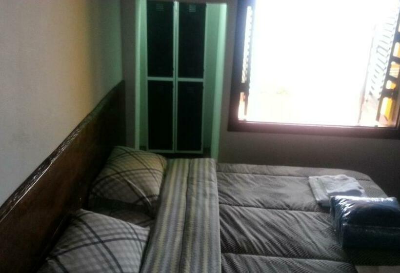 スタンダード４人部屋, Guappo Socorro