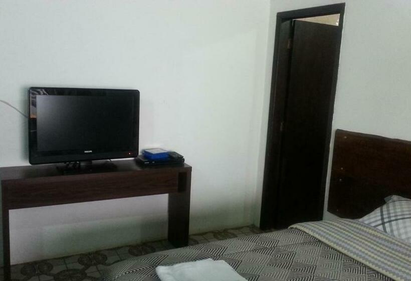 スタンダード４人部屋, Guappo Socorro