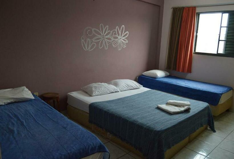 غرفة قياسية ثلاثية, 50