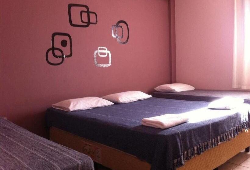 غرفة قياسية ثلاثية, 50