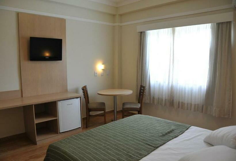 デラックスルーム, Giordano Mantiqueira